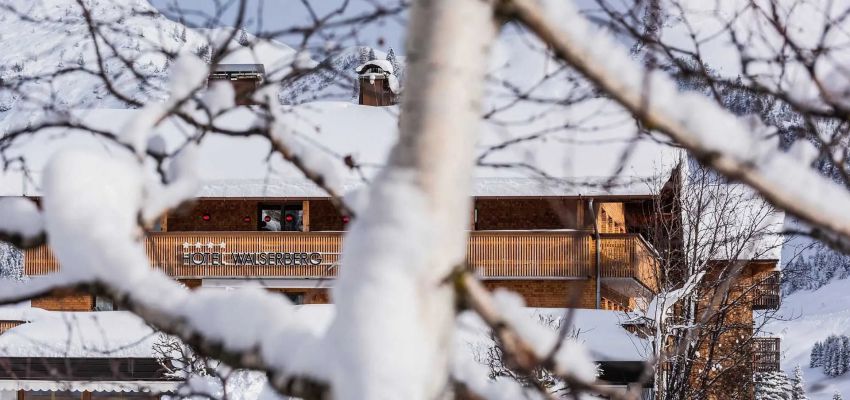 Hotel Walserberg im winterlichen Warth am Arlberg